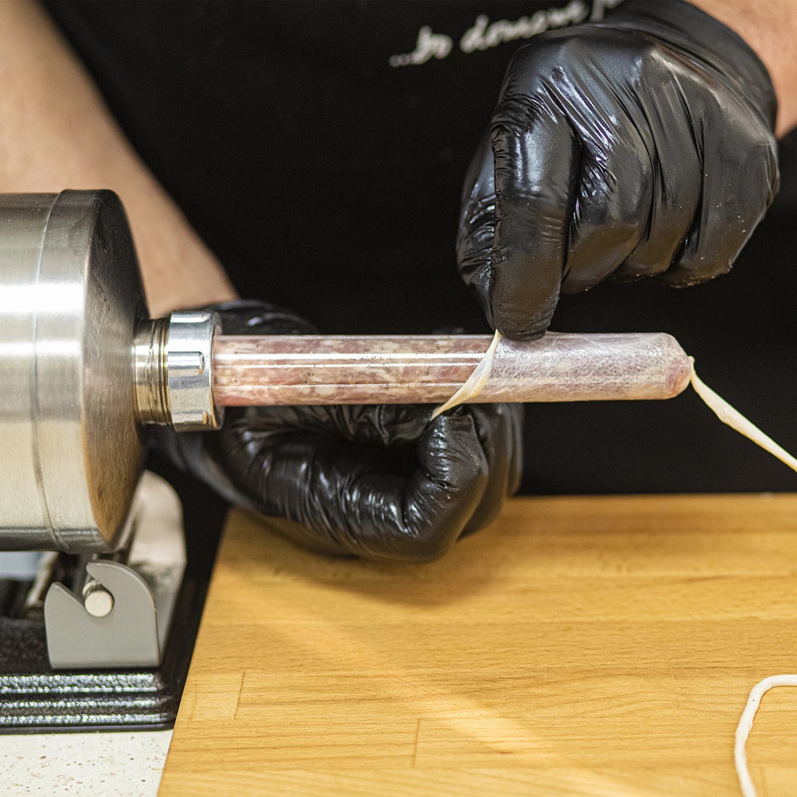 Хоризонтална пълначка за колбаси 4L INOX с Метален Плот и 4 Фунии ЗА ДОМА Хоризонтална пълначка за колбаси 4L INOX с Метален Плот и 4 Фунии