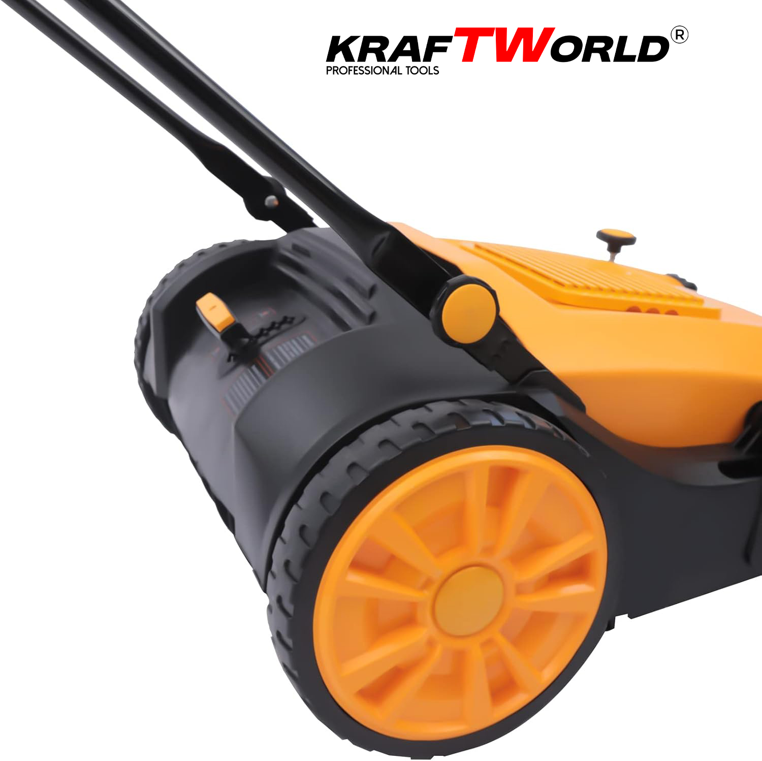 Механична машина за метене KraftWorld с 45л контейнер и 105см ширина ДВОР И ГРАДИНА Механична машина за метене KraftWorld с 45л контейнер и 105см ширина